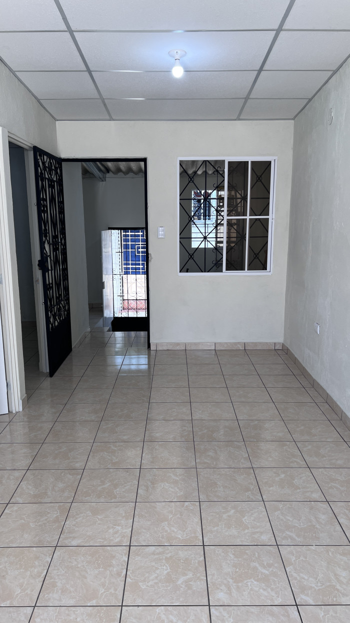 Casa en venta a 5 minutos de Paseo Venecia Soyapango - 8