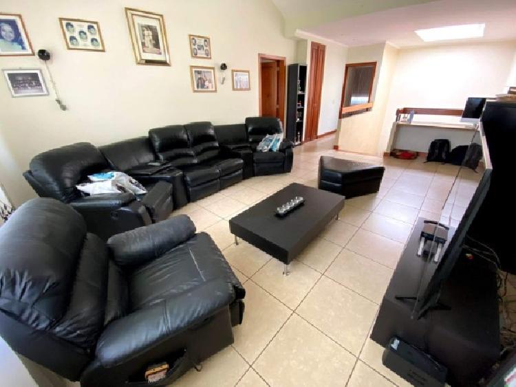 Casa de esquina en venta, en CAS Km22.5 Ref-2584