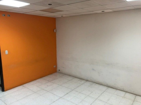 Oficina en Venta en Plaza Palmeras, Escuintla - 2