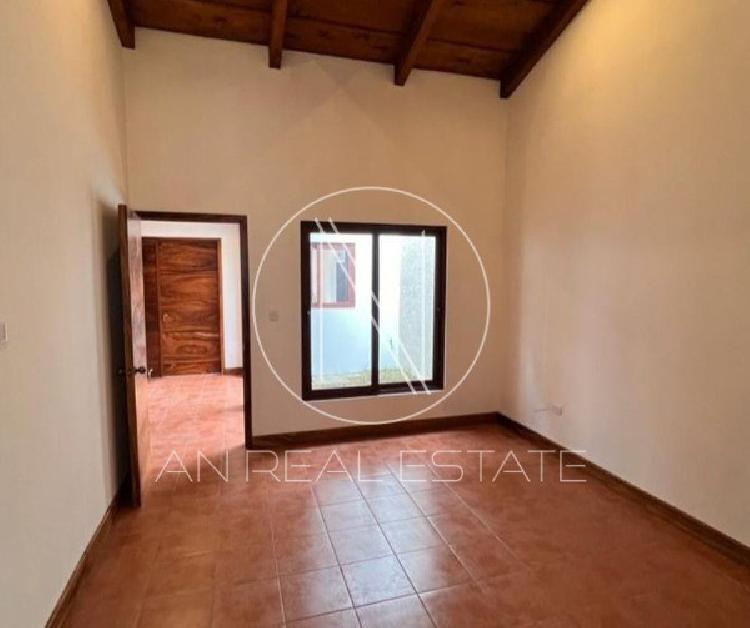 CASA EN VENTA EN ANTIGUA GUATEMALA