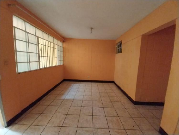CASA EN VENTA EN ZONA 18/MUNDO INMOBILIARIO - 3