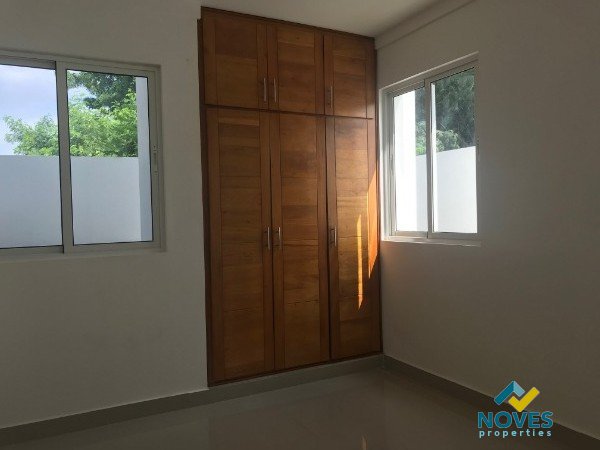 Unidad nueva de construcción moderna. — foto 6