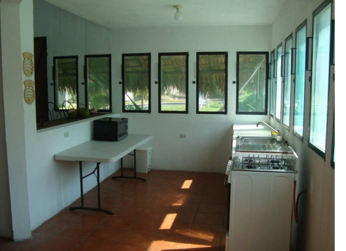 VENDO CASA DE PLAYA EN MONTERRICO - Image 2