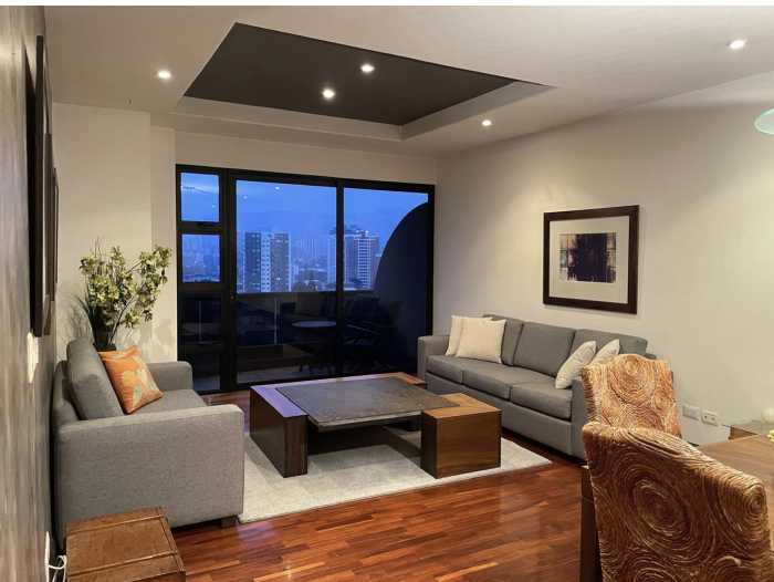 En Alquiler Apartamento amueblado en Zona 10 — foto 2