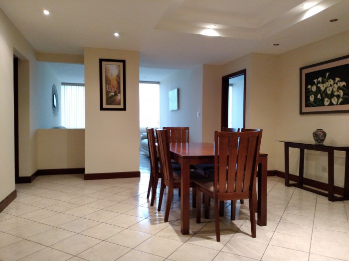 Apartamento en renta en sector exclusivo zona 10. - Image 5