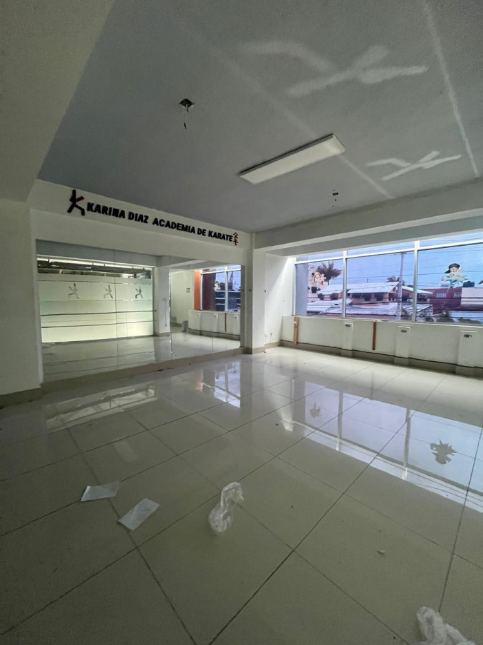 Local comercial en alquiler en 2do nivel La Castellana - 3