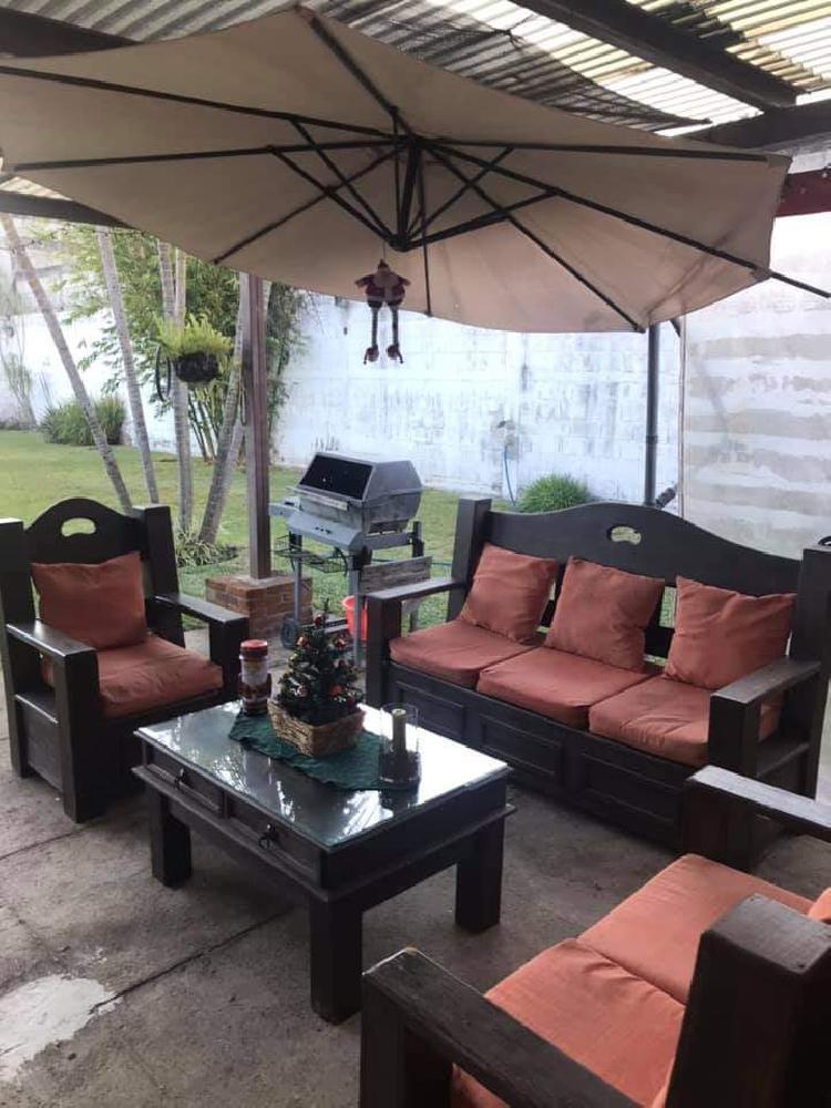 GANGA! Venta de casa con amplio jardín, San Cristobal - Image 4