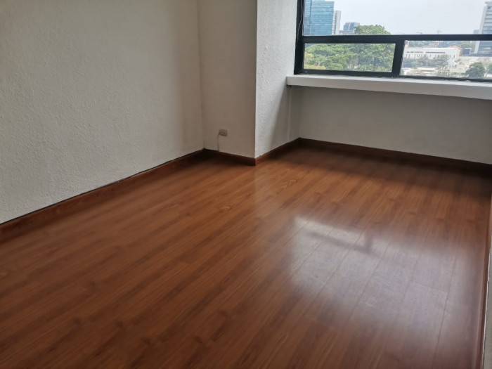 Plus Real Estate renta oficina en zona 10 — foto 2