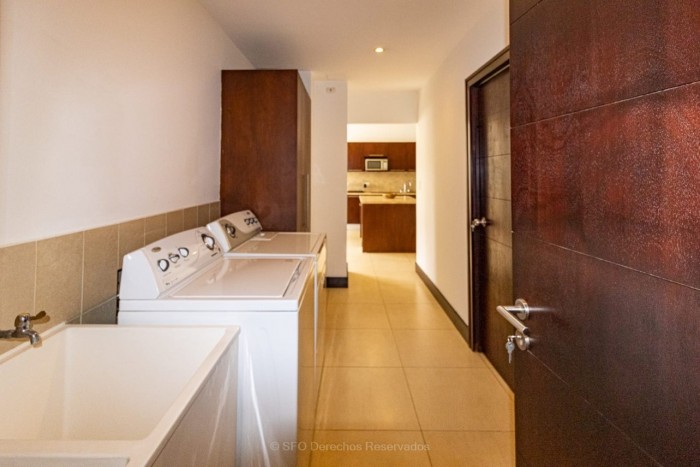 Apartamento Amueblado en Zona 14 de la Quinta Avenida - Miniatura 9