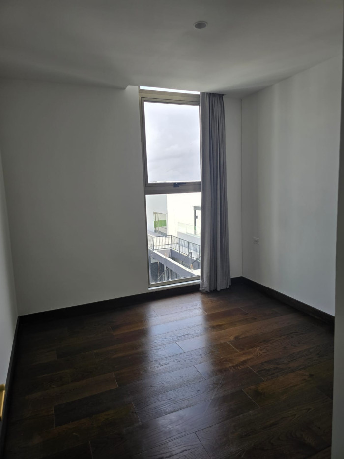 Apartamento en renta en zona 10 Athara - Image 2