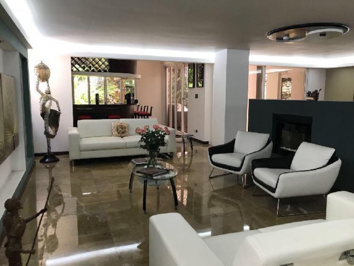 CASA DE LUJO EN VENTA, CARR. A EL SALVADOR