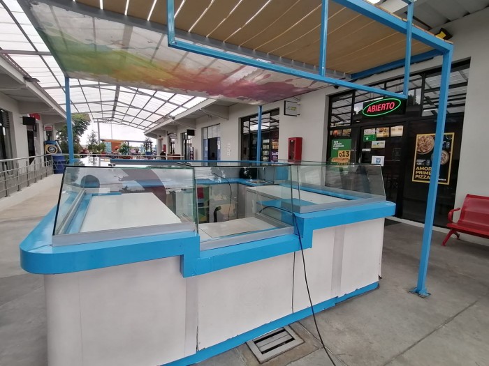 Alquilo Kiosco en plaza comercial de zona 12 Guatemala - Image 1