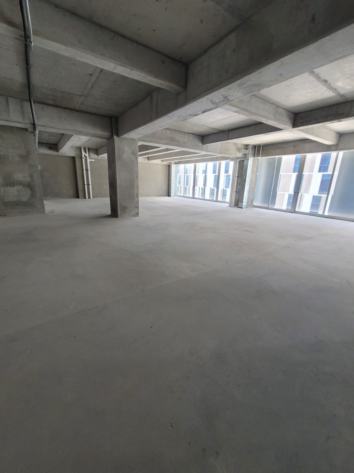 Oficinas en RENTA, zona 10 Edificio Premium - Image 1