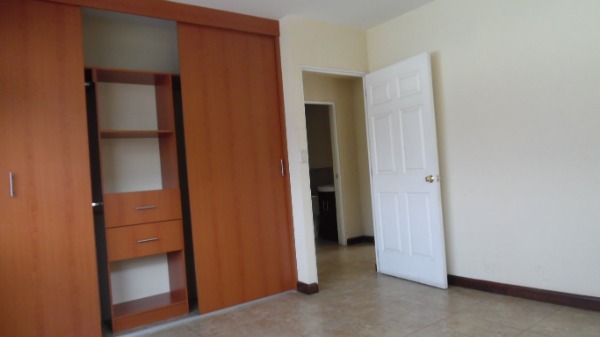 APARTAMENTO EN RENTA EN ZONA 10/MUNDO INMOBILIARIO — foto 5
