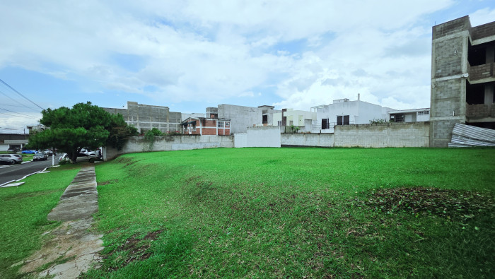 Terreno en Venta en Hacienda Real Zona 16 - Image 3
