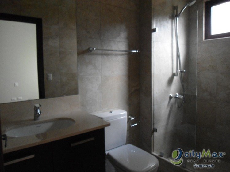 Apartamento en renta en primer nivel zona 14 Guatemala - Miniatura 9