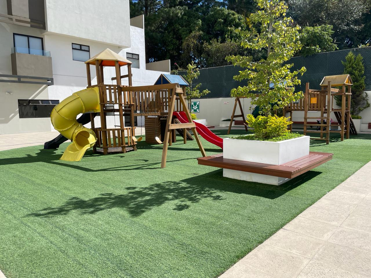APARTAMENTO EN #RENTA EN ZONA 7 - Image 2