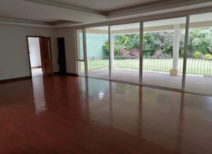 Casa en Venta en Portal del Bosque Km 22.5 - Image 1
