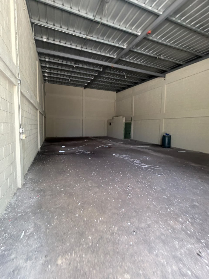 Nave Industrial en Alquiler Isabel Aguiar Herrera SDOE - 2