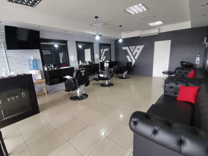 VENDO DERECHO DE BARBERÍA ZONA 16