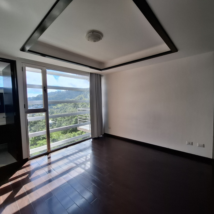 En Renta Apartamento en zona 16 Guatemala - Image 2