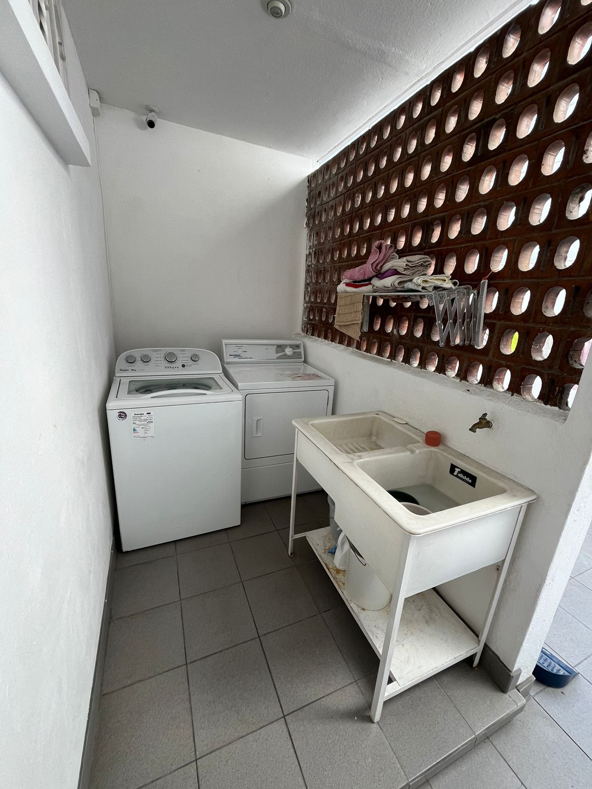 APARTAMENTO EN #RENTA EN ZONA 10 - Image 3