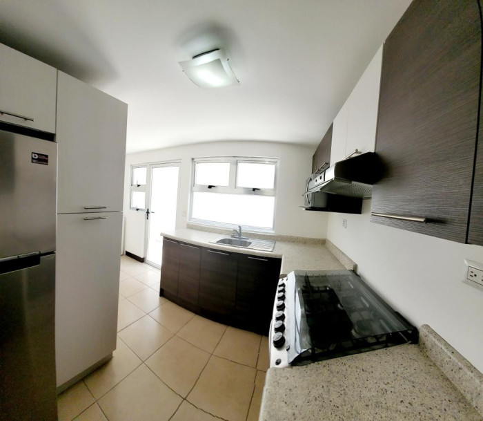 Apartamento de 2 niveles en Renta en zona 11 - 2