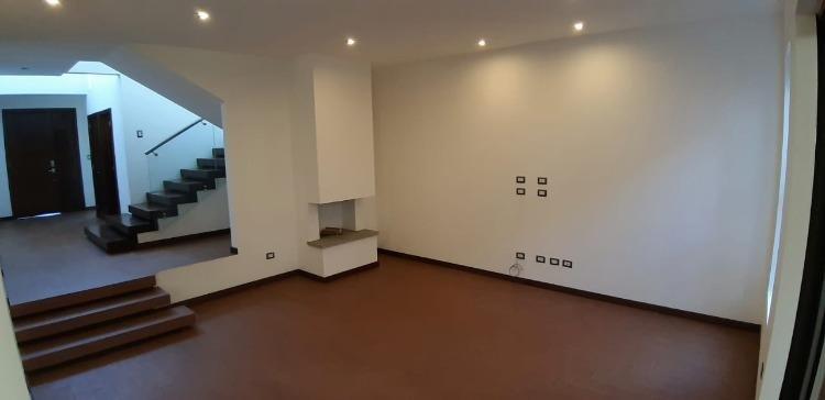 Residencia en venta en Condominio Santa Catarina Guate - Image 1