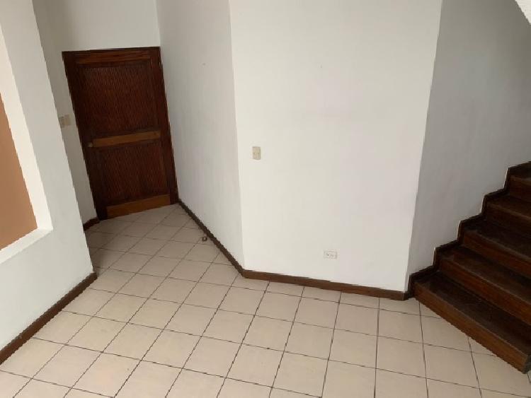 CASA EN RENTA EN ZONA 15 VHI — foto 5