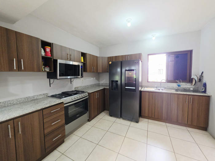 RENTO CASA AMUEBLADA EN VISTAS DEL NARANJO ZONA 4 MIXCO — foto 6