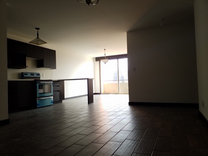 Apartamento en Alquiler en Zona 10 Guatemala - Image 2