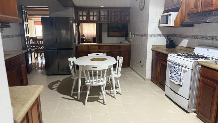 Apartamento Amueblado en Alquiler en Evaristo Morales - 5