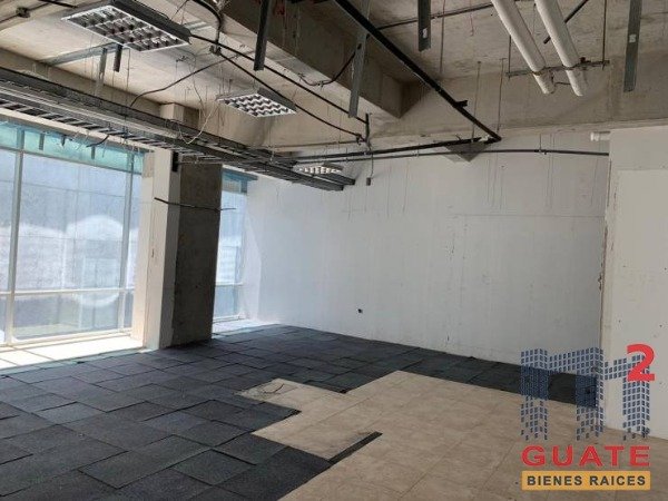 Local de 120 m2 de construcción en Renta, Zona 10 — foto 2