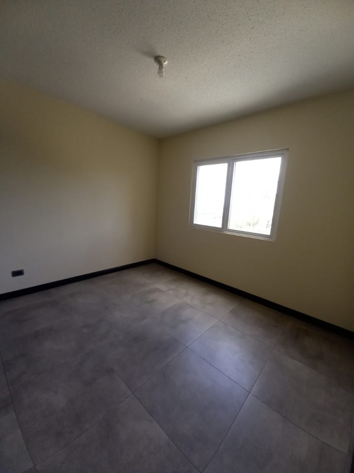 VENDO CASA EN CAÑADAS DEL ENCINAL, ZONA 7 DE MIXCO - Image 4