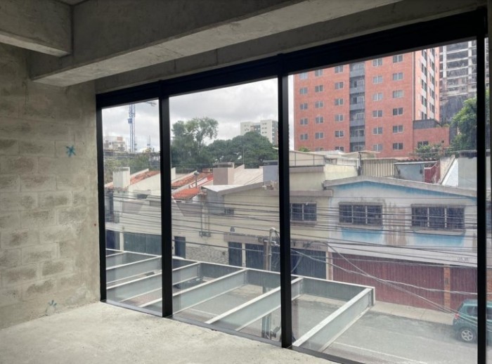 Oficina para inversión en venta en zona 10 Rentada — foto 8