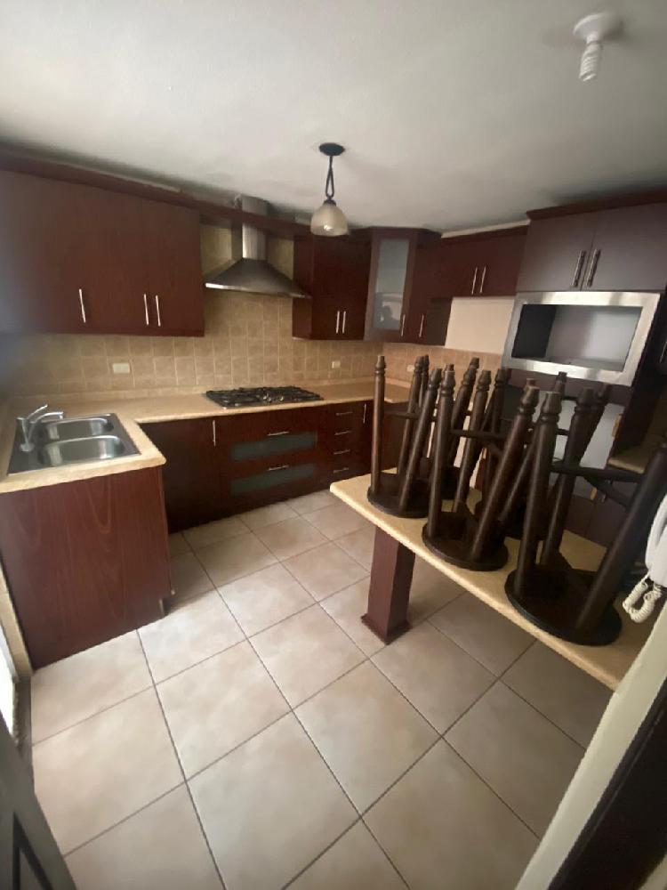 Amplia casa en Renta Condominio Lucerna Santa Catarina — foto 8