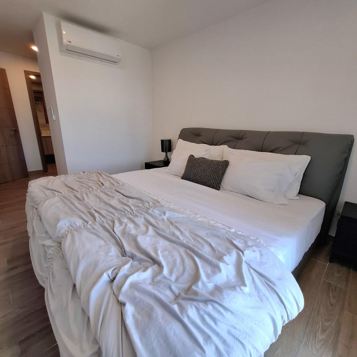 Apartamento Amueblado de 3 Habitaciones en Parque 14 - Miniatura 10