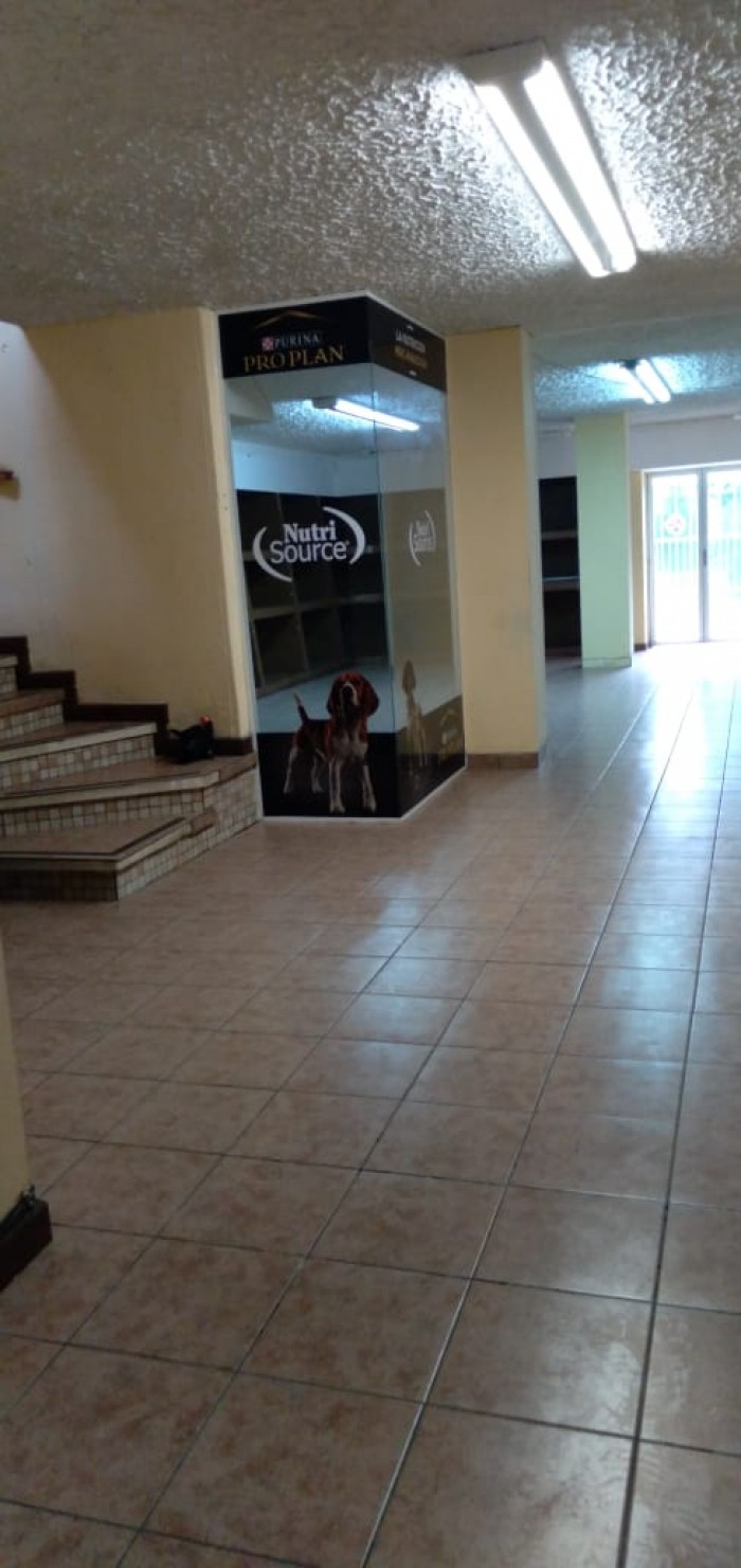 Rento casa comercial en Av. Las Américas z. 13 — foto 3