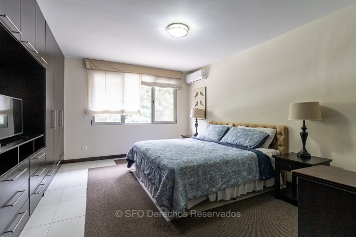 Apartamento Amueblado en Zona 10 en Renta - Miniatura 11