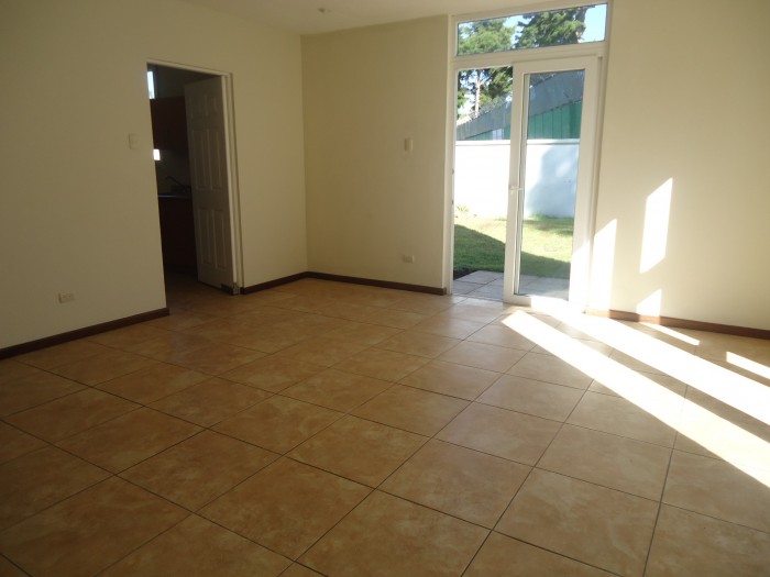 RENTA  casa en San Gaspar zona 16,en condominio - Miniatura 2