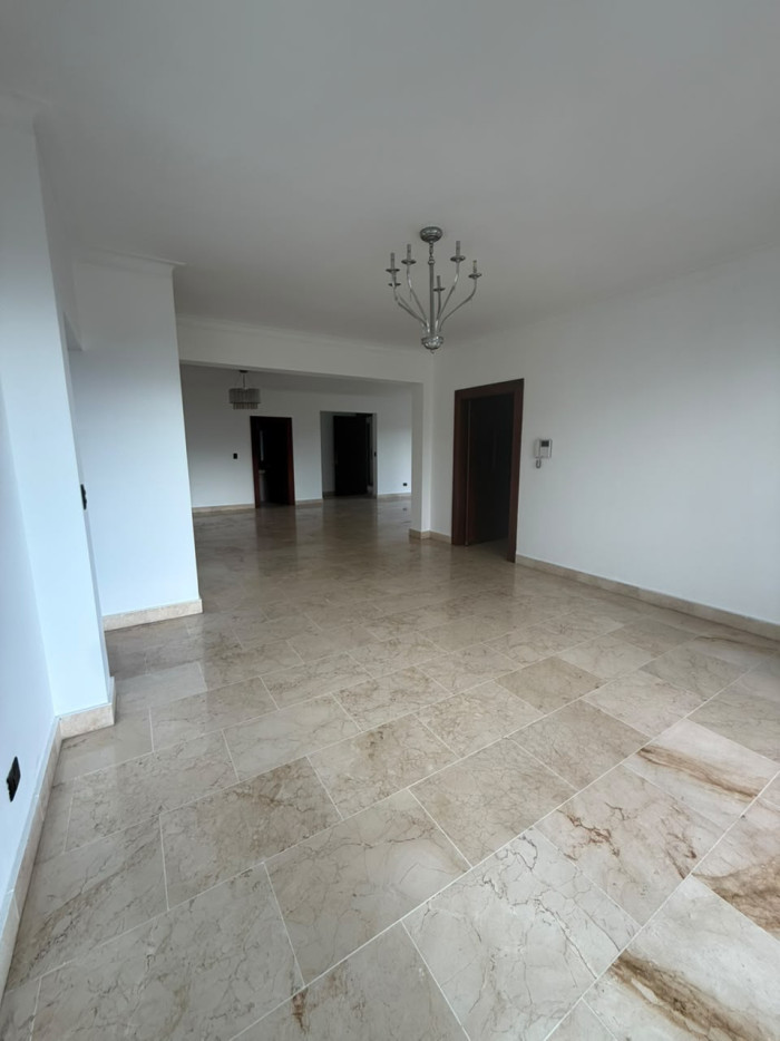 VENTA/ RENTA DE APARTAMENTO TORRE ALMIRANTE. — foto 4