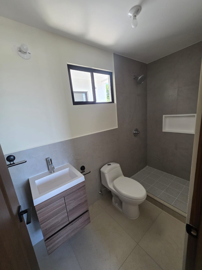 Casa a estrenar en alquiler en Residencial Antibes II - 18