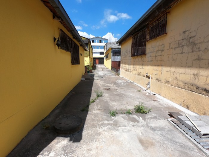 VENDO Casa en Colonia La Escuadrilla, Zona 2 de Mixco - Miniatura 21