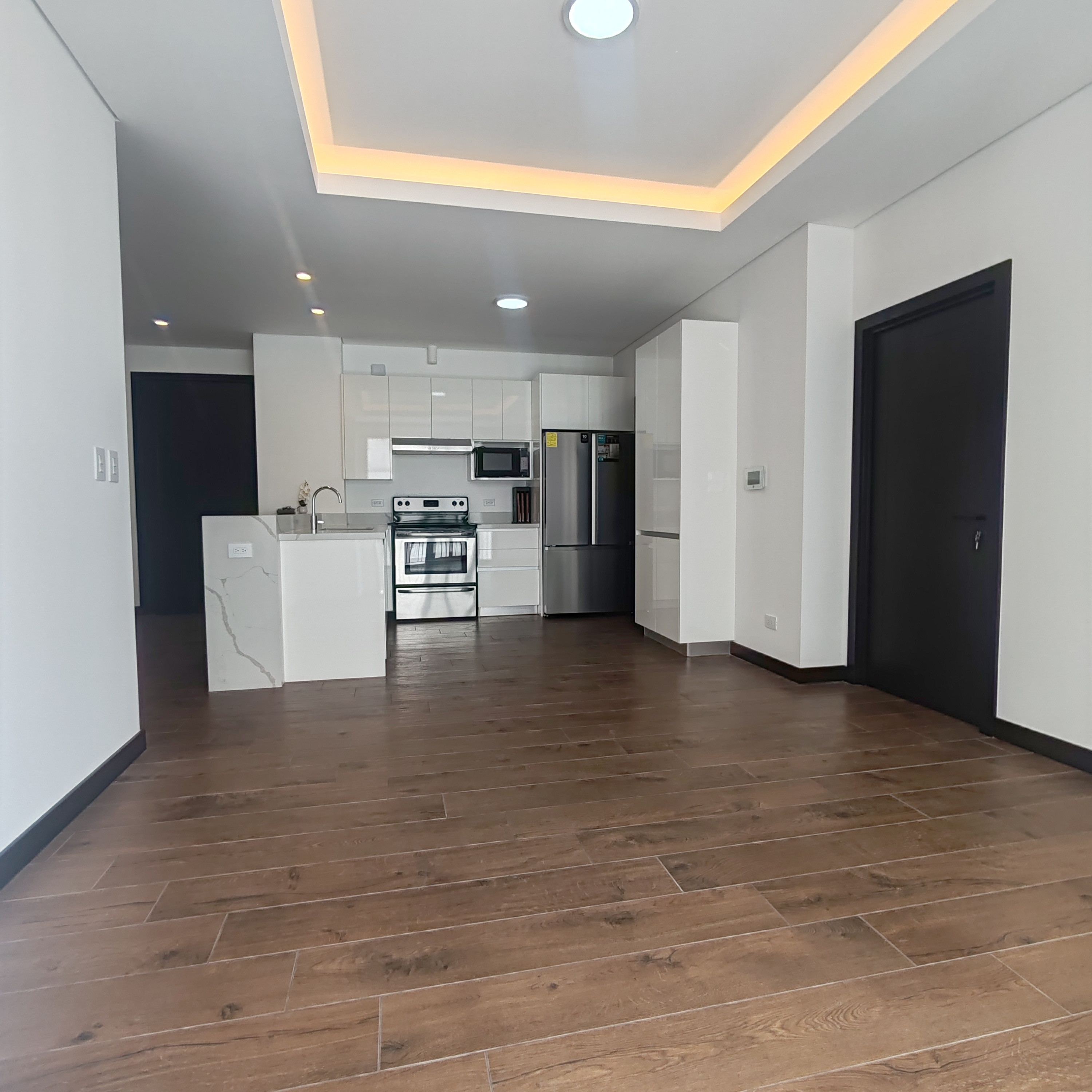 Apartamento en renta en Lirios de Cayala zona 16 - Image 2