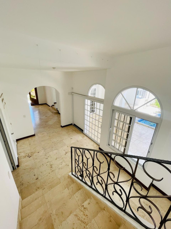 RESIDENCIA EN #VENTA EN ZONA EXCLUSIVA - 1