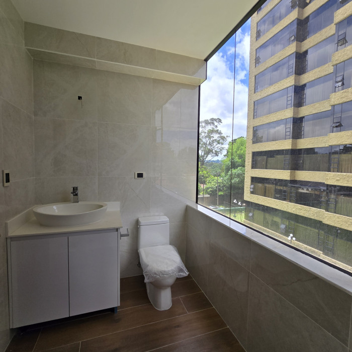 En venta apartamento en Oakland zona 10 Guatemala - Miniatura 10