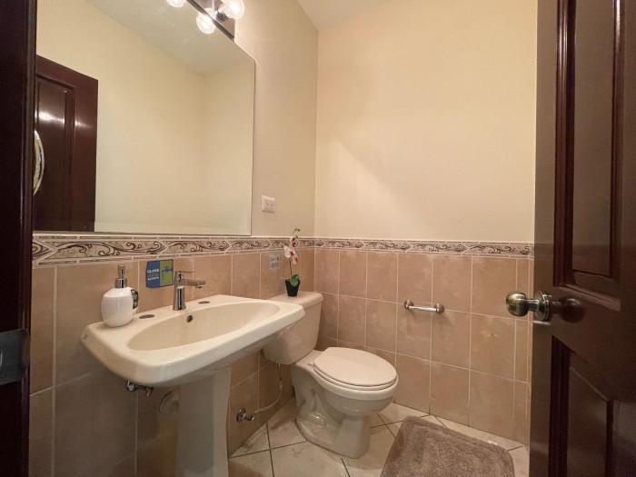 Plus Real Estate renta / vende apartamento en zona 10 — foto 10
