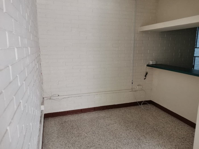 Rento cómoda oficina en excelente ubicación de zona 9. — foto 2