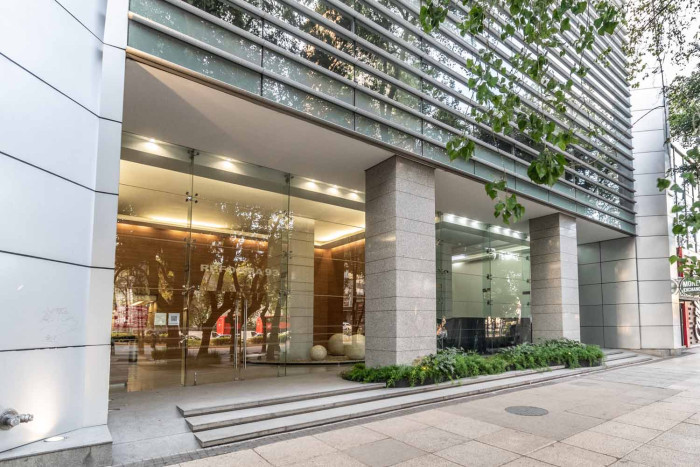 Oficinas en obra gris sobre paseo de la Reforma — foto 4