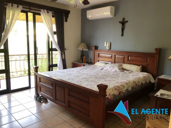 amplia casa en venta Cumbres de Cuscatlan — foto 5